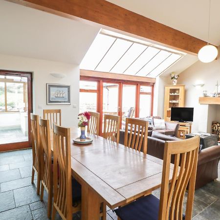 Manaros Cottage アベルダロン エクステリア 写真