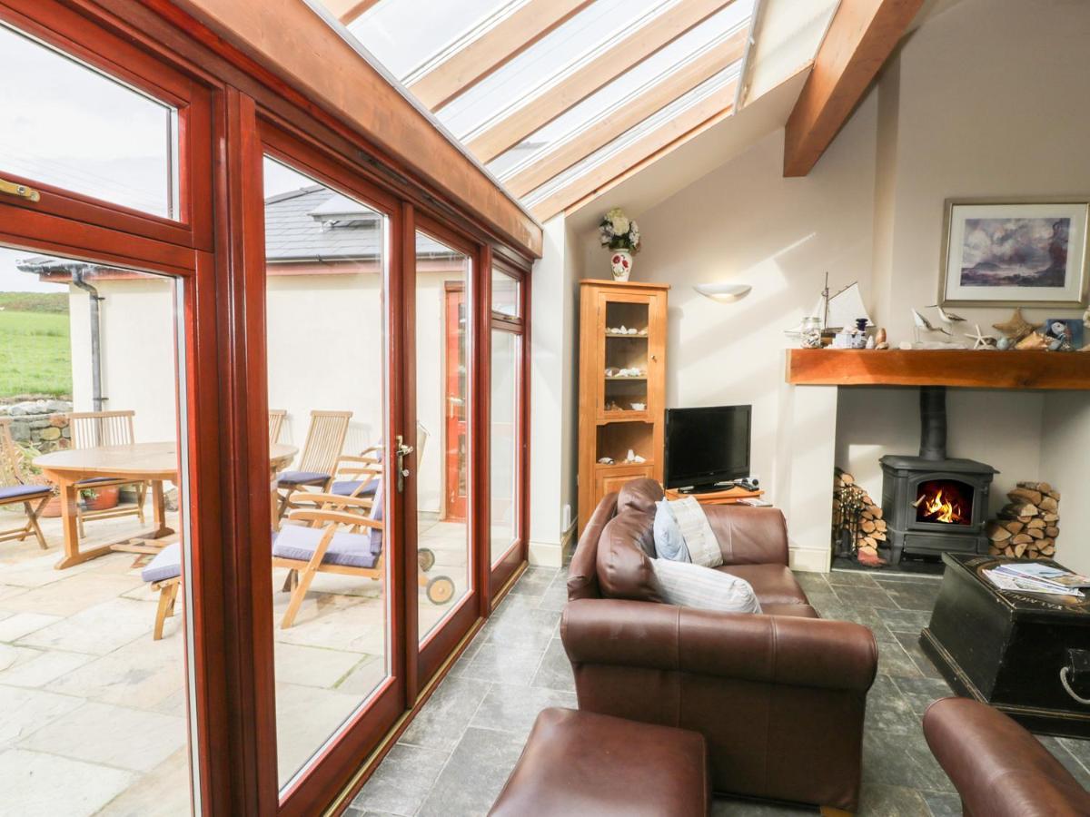 Manaros Cottage アベルダロン エクステリア 写真