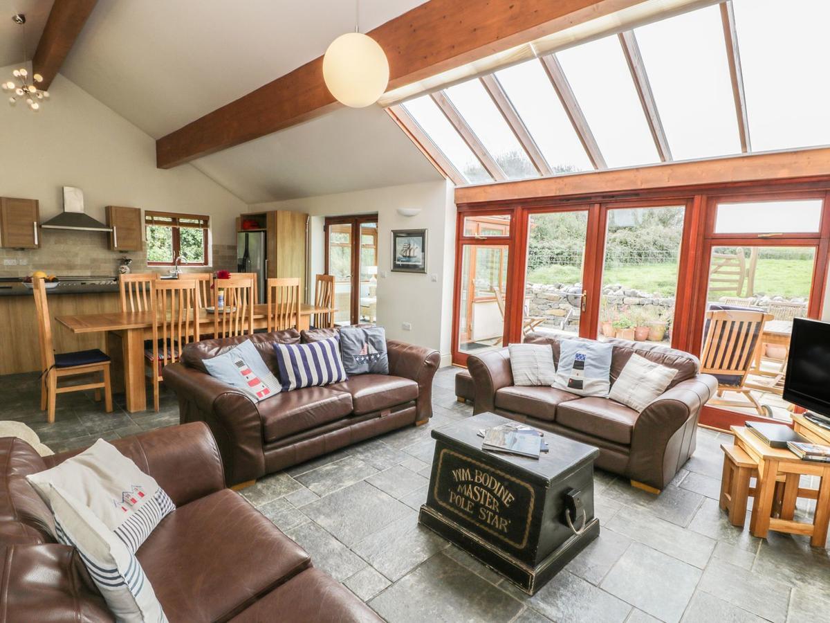 Manaros Cottage アベルダロン エクステリア 写真